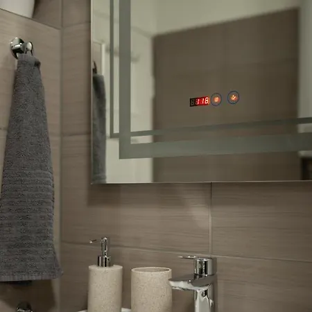 Smart Square With Free Parking ديبريتْسين